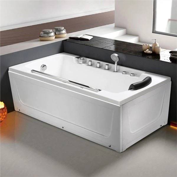 Corner Jetted Tub